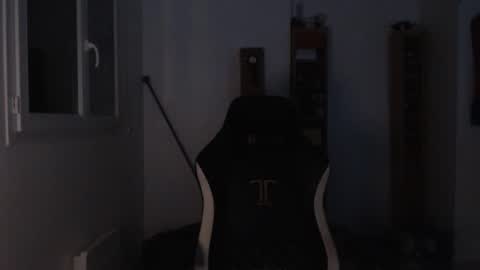 Snapshot of zazou3113 chatting on 2, 1, 2025 Grizzly Bear online show from 2, 1, 2025