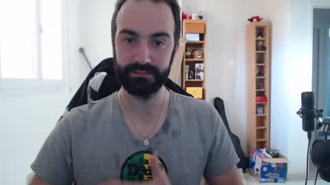 Snapshot of zazou3113 chatting on 4, 2, 2025 Grizzly Bear online show from 4, 2, 2025