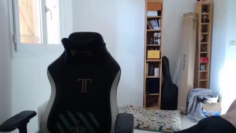 Snapshot of zazou3113 chatting on 25, 9, 2025 Grizzly Bear online show from 25, 9, 2025