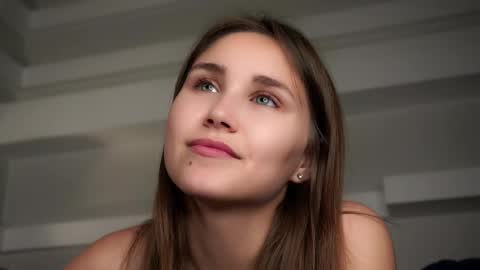 Snapshot of zeldaes chatting on 13, 9, 2025 Emilia online show from 13, 9, 2025