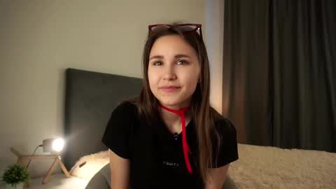 Snapshot of zeldaes chatting on 2, 10, 2025 Emilia online show from 2, 10, 2025