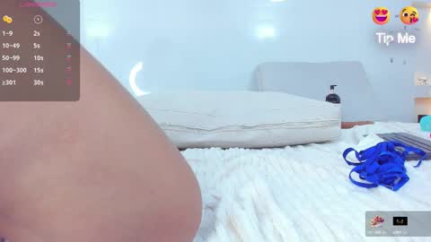 Zenda Evans online show from 4, 3, 2025