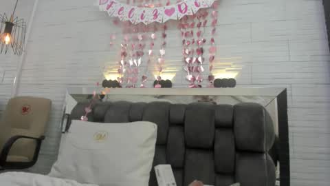 Zenda Evans online show from 7, 2, 2026