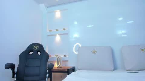 Zenda Evans online show from 18, 4, 2026