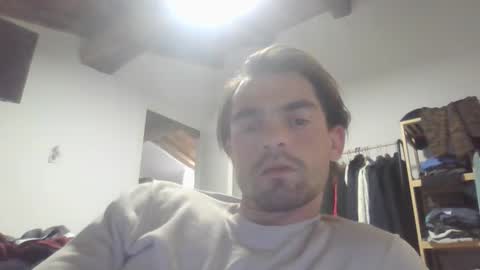 Snapshot of zennnaitor chatting on 18, 12, 2025 zennnaitor online show from 18, 12, 2025