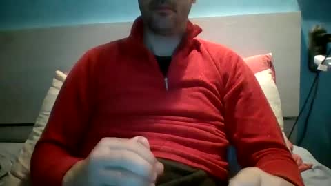 Snapshot of zeus00811 chatting on 5, 3, 2025 zeus online show from 5, 3, 2025