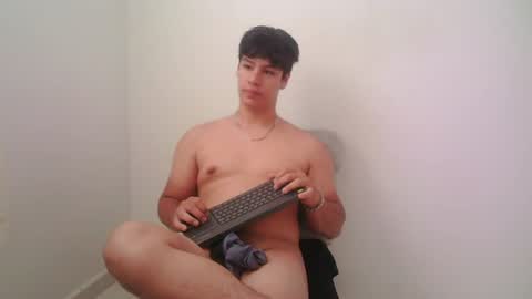 Snapshot of zeus_183 chatting on 19, 7, 2026 zeus_183 online show from 19, 7, 2026