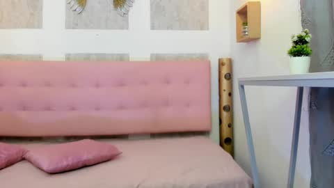 ZHAMIRA  ANDRES online show from 10, 1, 2026