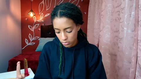 Zia Green online show from 14, 1, 2025