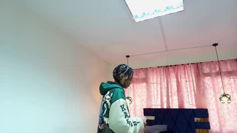 Zia Green online show from 6, 2, 2025