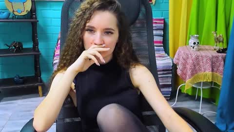 zianichols online show from 4, 2, 2025