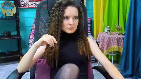 zianichols online show from 10, 2, 2025