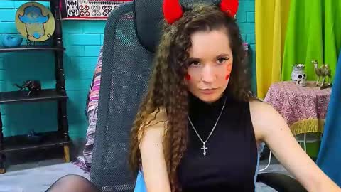 zianichols online show from 14, 2, 2025