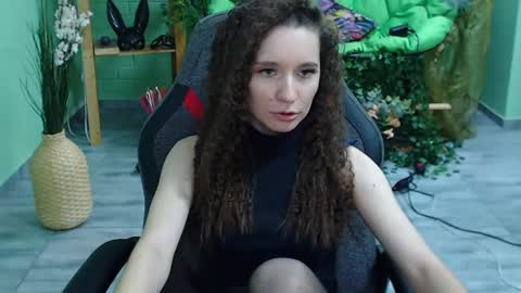 zianichols online show from 20, 2, 2025