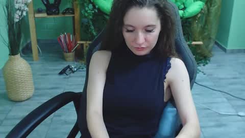 zianichols online show from 26, 2, 2025