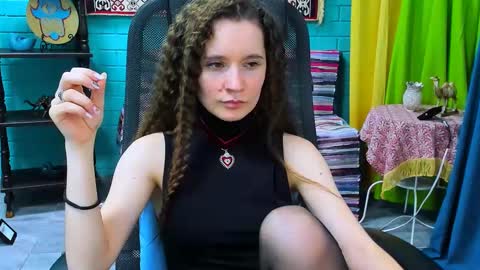 zianichols online show from 10, 3, 2025