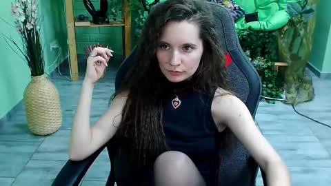 zianichols online show from 12, 3, 2025