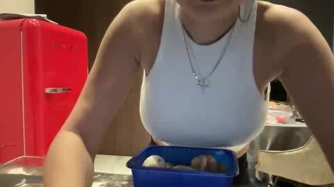 Snapshot of zidya06 chatting on 21, 11, 2025 Nensi online show from 21, 11, 2025