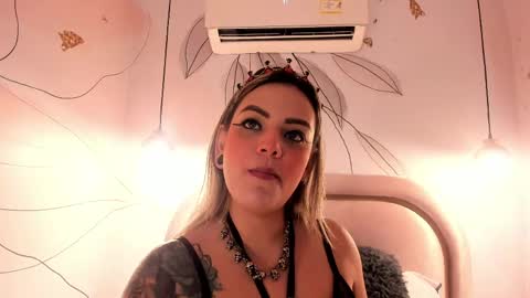 zihaadams_ online show from 1, 6, 2026