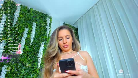 Snapshot of zinasquirts chatting on 12, 1, 2025 Galli online show from 12, 1, 2025