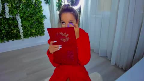 Snapshot of zinasquirts chatting on 19, 9, 2025 Galli online show from 19, 9, 2025