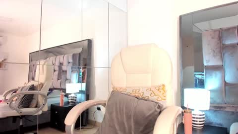 Snapshot of zinnia_mosley chatting on 21, 1, 2025 Nia online show from 21, 1, 2025