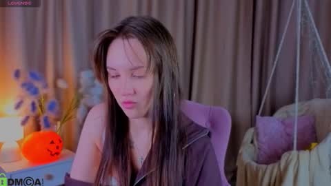 Zlata  Mon Tue Thu Fri Sun Sa GMT 3 0000pm - 0600pm  online show from 3, 11, 2025