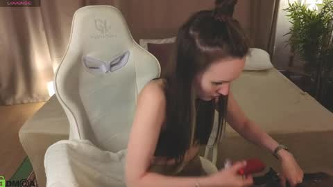 Zlata  Mon Tue Thu Fri Sun Sa GMT 3 0000pm - 0600pm  online show from 28, 3, 2026