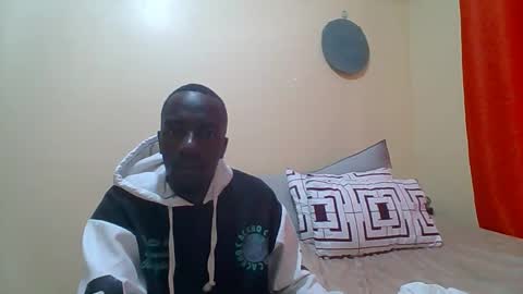 Snapshot of zlatann2012 chatting on 23, 10, 2025 Zlatann2012 online show from 23, 10, 2025