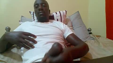 Snapshot of zlatann2012 chatting on 28, 10, 2025 Zlatann2012 online show from 28, 10, 2025