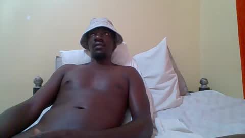 Snapshot of zlatann2012 chatting on 16, 11, 2025 Zlatann2012 online show from 16, 11, 2025