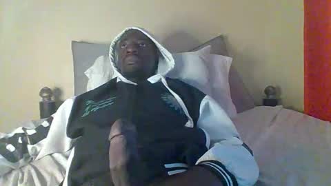 Snapshot of zlatann2012 chatting on 28, 11, 2025 Zlatann2012 online show from 28, 11, 2025