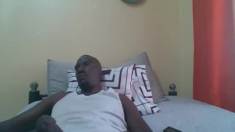 Snapshot of zlatann2012 chatting on 2, 12, 2025 Zlatann2012 online show from 2, 12, 2025