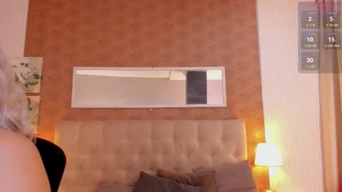 Snapshot of zoe_alanaa chatting on 10, 9, 2025 ZOEE online show from 10, 9, 2025