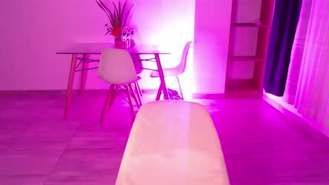 Hola soy Zoe 3 online show from 30, 4, 2026
