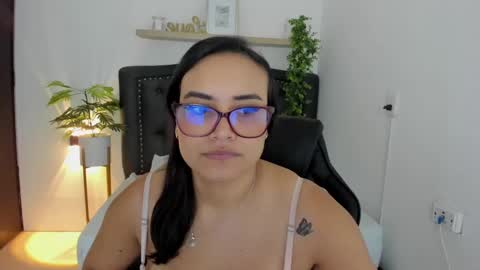 Snapshot of zoe_danae_ chatting on 6, 1, 2025 Zoe online show from 6, 1, 2025