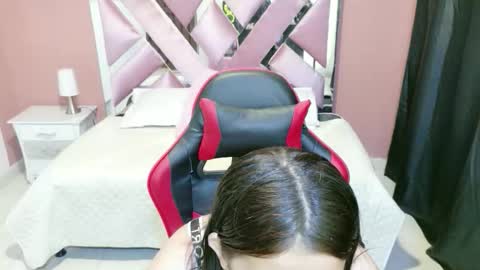 Snapshot of zoe_green01 chatting on 7, 4, 2026 zoe online show from 7, 4, 2026