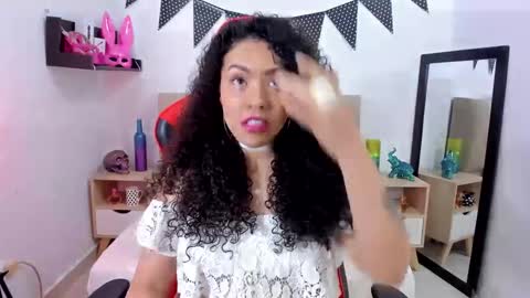 Zoe Gruber online show from 17, 12, 2024