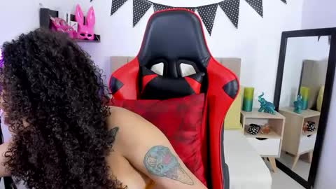 Zoe Gruber online show from 21, 12, 2024