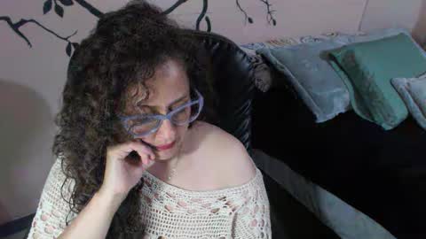 Zoe Koller online show from 19, 10, 2025