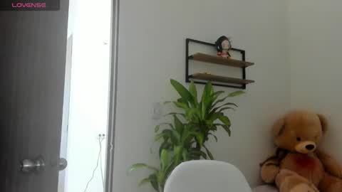 zoe_maddison19 online show from 17, 12, 2025