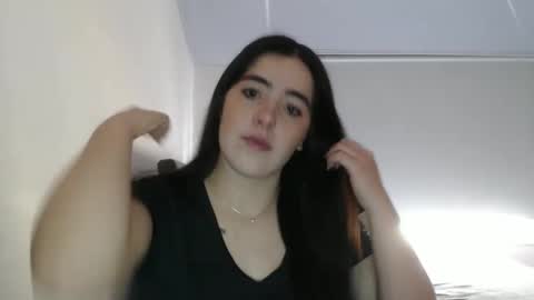 Snapshot of zoe_mill33r chatting on 7, 4, 2026 Zoe online show from 7, 4, 2026