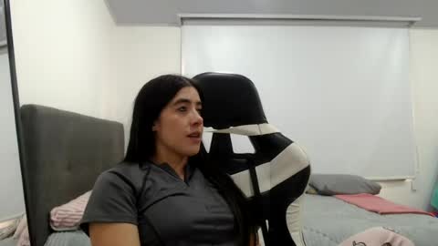 Snapshot of zoe_mill33r chatting on 22, 7, 2026 Zoe online show from 22, 7, 2026
