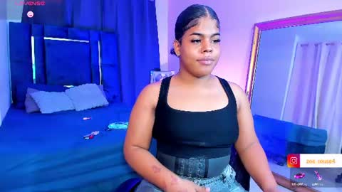 zoe_rosee4 online show from 19, 7, 2026