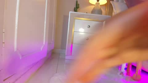 Hi guys i am Zoe  online show from 11, 3, 2025