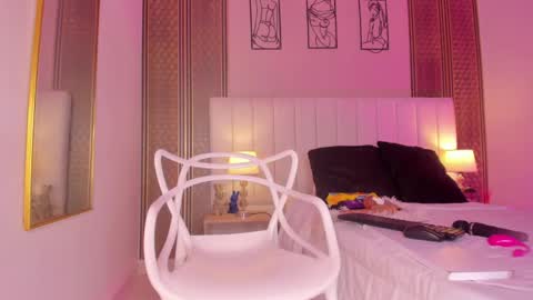 Hi guys i am Zoe  online show from 14, 10, 2025