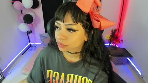 zoe_sullivan_ online show from 22, 12, 2024