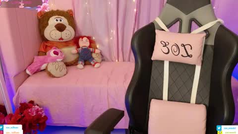 zoe_sullivan_ online show from 8, 3, 2026