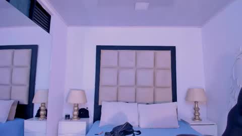 Zoecarrter online show from 13, 9, 2025