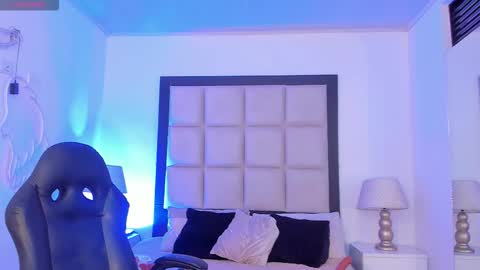 Zoecarrter online show from 3, 2, 2026